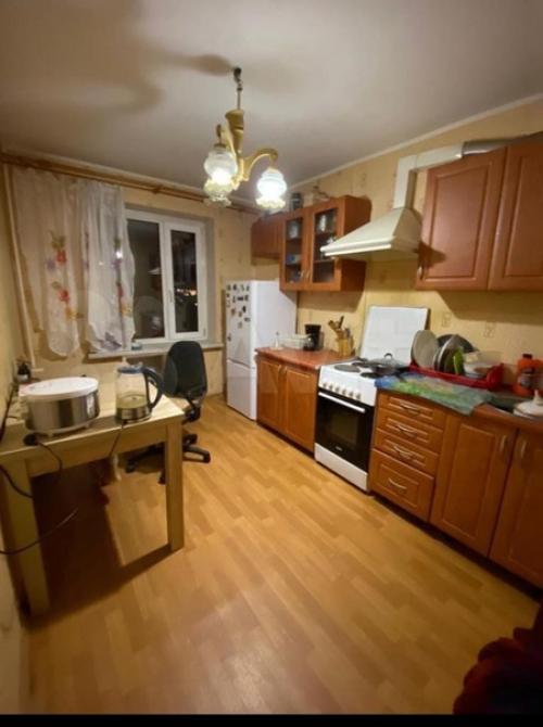 Было/стало.  На ремонт ушло 80 (вместе с кухонным гарнитуром и его установкой).