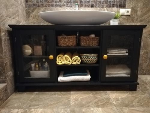 Переделка старой икеевской тумбы под тв. 02