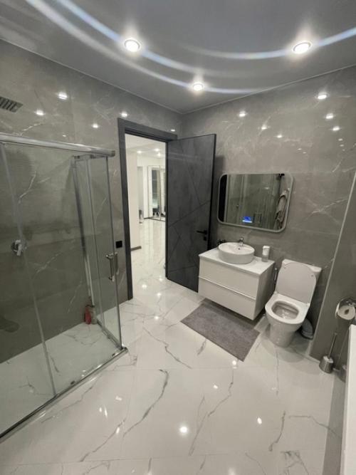 Ну, конечно, в таком доме все бы согласились жить) это однозначно лучше квартиры тем более, что дом не маленький, целых 200 кв. 08