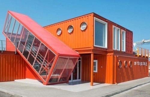 А дома не обязательно только из бруса или пеноблоков строить. 04