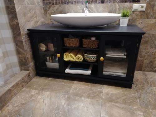 Переделка старой икеевской тумбы под тв. 06