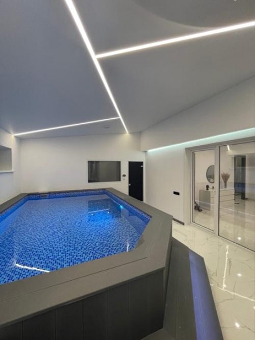 Ну, конечно, в таком доме все бы согласились жить) это однозначно лучше квартиры тем более, что дом не маленький, целых 200 кв. 05