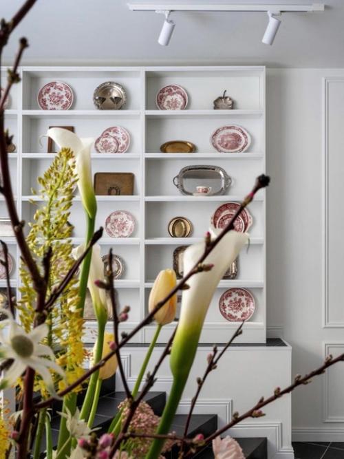 Винтаж и свет: интерьер магазина посуды в Петербурге. 02