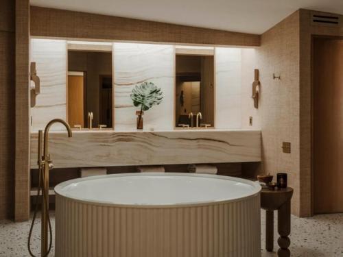 Дом, в котором Элвис Пресли провёл медовый месяц - теперь с обновлённым интерьером. 05