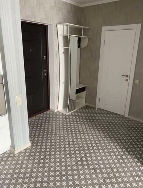 И ещё один свежий ремонт на ваш суд на фото евродвушка, только обставили мебелью, ещё никто не живёт. 01