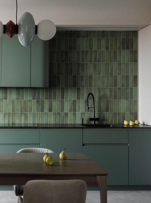 Интерьер без белого: когда цвет - необходимость. 03