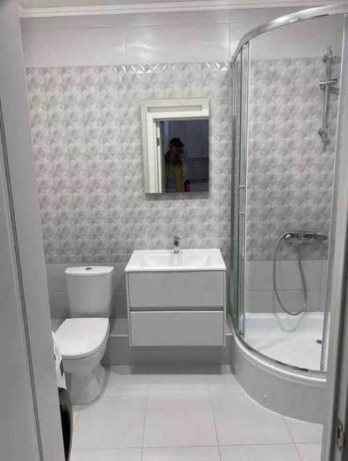 И ещё один свежий ремонт на ваш суд на фото евродвушка, только обставили мебелью, ещё никто не живёт. 06