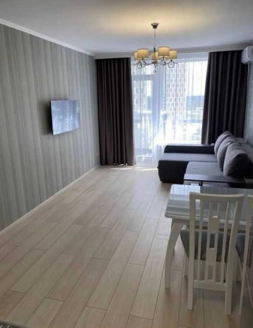 И ещё один свежий ремонт на ваш суд на фото евродвушка, только обставили мебелью, ещё никто не живёт. 02