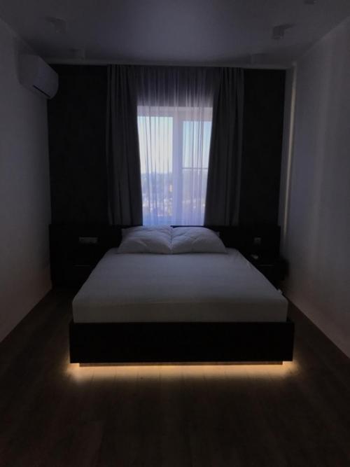 Какие интересные решения со светом в этой квартире.