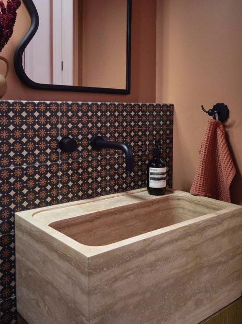 Дом в Торонто с 19 видами плитки и средиземноморским настроением. 07