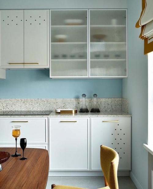 Заказчица купила эту трешку для своих родителей, при этом ее собственная семья часто проводит здесь выходные и праздники. 02