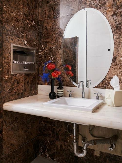 Лофт в Лос-анджелесе, в котором живут основатели бренда Asparagus, стал отражением их творческого подхода к жизни. 07