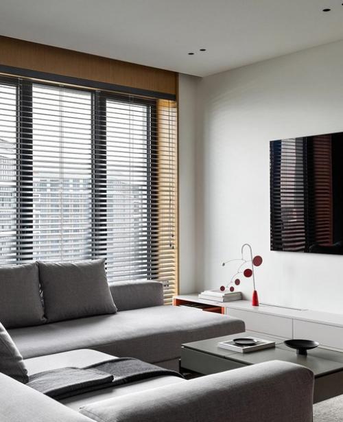 Бюро Taupehome оформило квартиру для молодого человека в Москве, построив проект на контрастах. 01