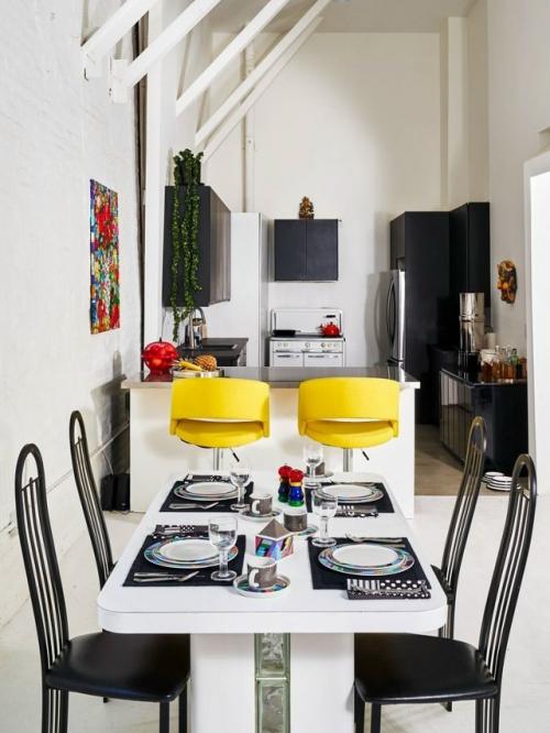 Лофт в Лос-анджелесе, в котором живут основатели бренда Asparagus, стал отражением их творческого подхода к жизни. 01