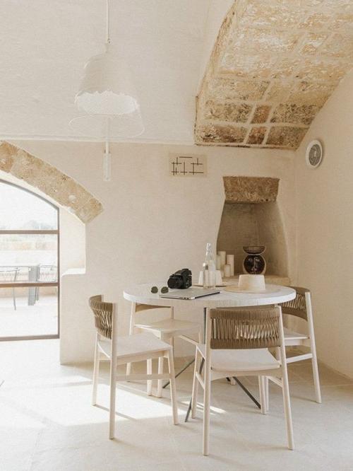 Необработанный камень в интерьере всегда сильное впечатление производит. 08