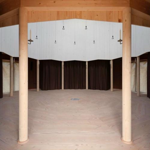 Церковь в районе северной гавани Копенгагена выделяется необычной геометрией - её главный зал выполнен в форме двенадцатиугольника. 04