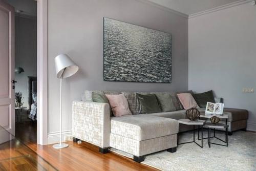 Строгий стиль интерьера с преобладанием серых и черных оттенков. 06