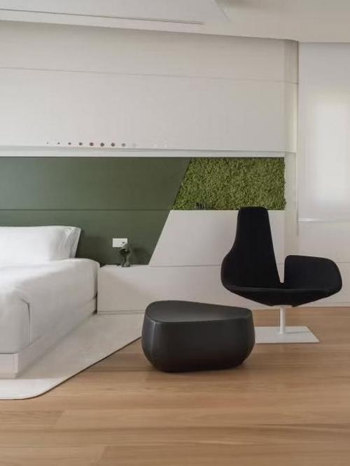 В Римини появился необычный дизайнерский отель Mode, открытый на месте старого здания Arlesiana. 03