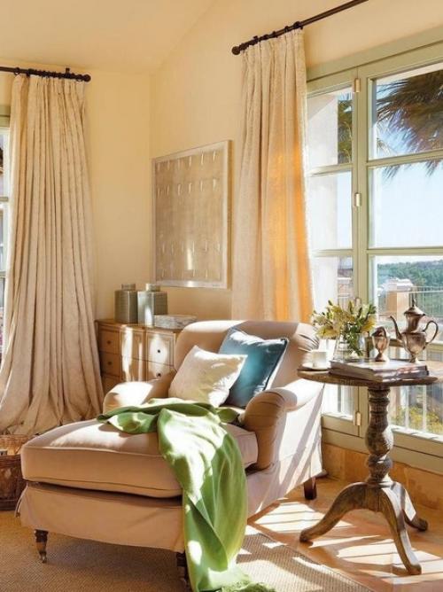 Когда хочется оформить уютный уголок для чтения книг.