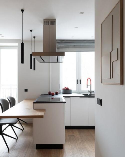 Дизайнеры студии Flatforfox спроектировали маленькую квартиру, в доме 1961 года. 02