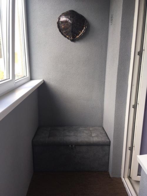 Сделал уют на балконе мебель сделал из старого шкафа. 07