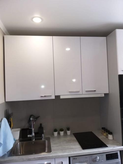 Вариант обустройства небольшой кухоньки. 02