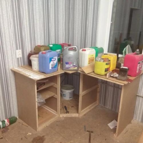 Мебель в кухню сделал сам, получилось очень бюджетно (на это и был расчет. 04