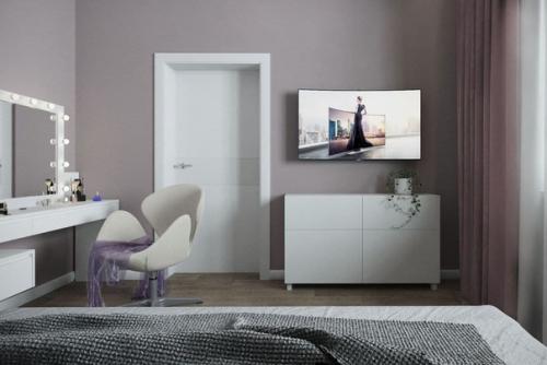 Неплохо придумали с размещением мебели вдоль стены. 04