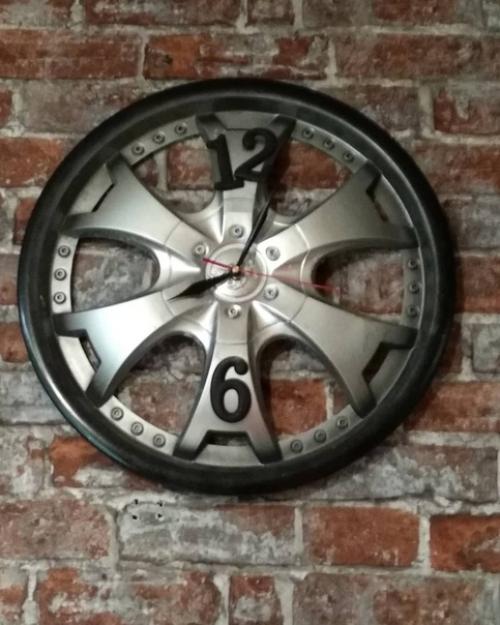 Сделали ремонт в комнате старшего сына. 03