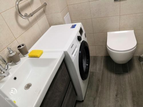 Только-только доделали ремонт. 03