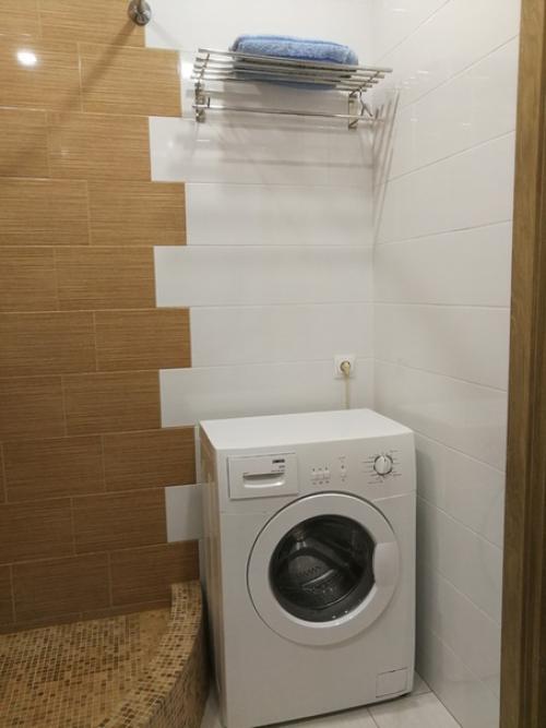 Хотелось бы услышать комментарии по поводу нашей ванной, всё очень бюджетно и своими руками. 01