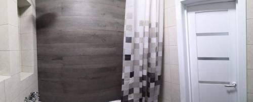 Только-только доделали ремонт. 02