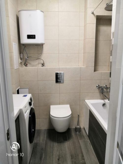 Только-только доделали ремонт. 01