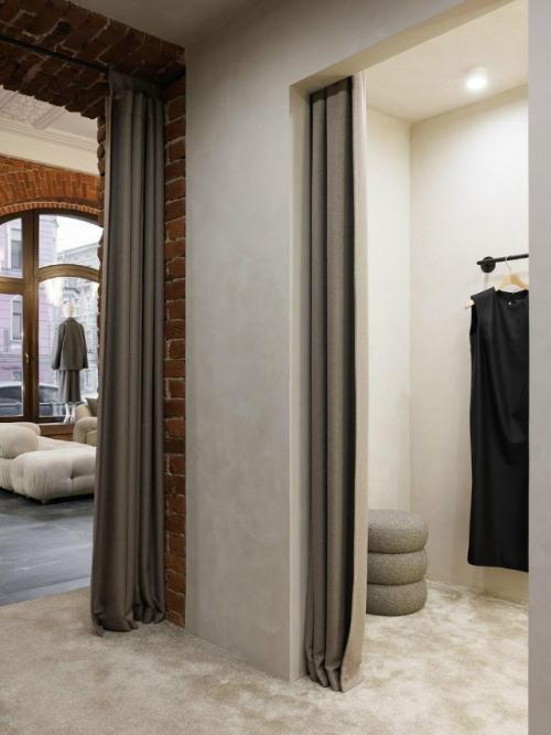 Дизайнер Ксения Новикова оформила флагманский бутик Landscape, гармонично вписав его в архитектуру дома начала ХХ века. 04