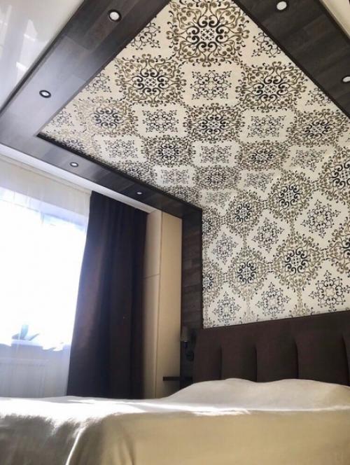 Наша спальня.  Ремонту 2 года. 04