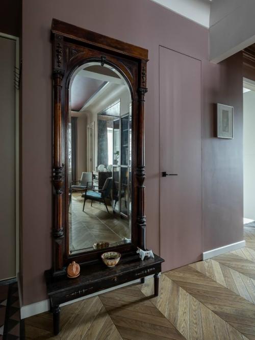 Интерьер создавался для молодой пары, ценящей уют и характерные детали. 04