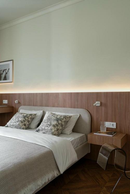 Марьям и Антон Разуваевы создали спокойный, минималистичный интерьер, который остаётся визуально интересным и функциональным. 05