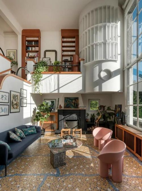 В городе монтаржи продаётся особняк 1929 года, созданный под влиянием архитектурных принципов Ле корбюзье. 05