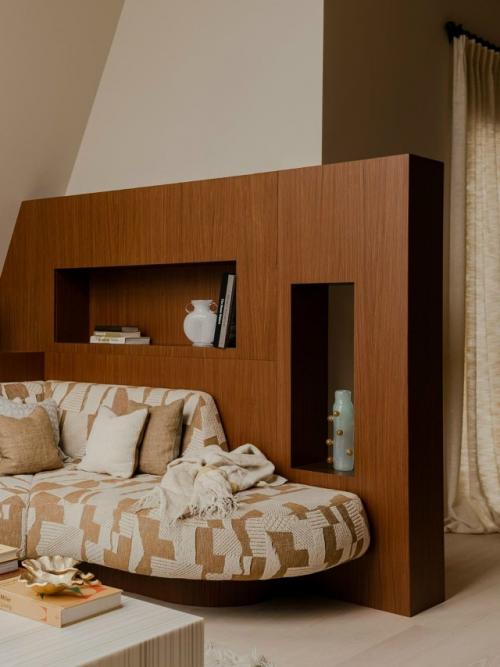 Главная особенность этой квартиры - потолки высотой почти пять метров. 03 Главная особенность этой квартиры - потолки высотой почти пять метров. 03