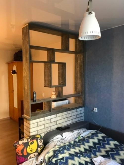 Долго думал, как бы правильно зонировать комнату в своей однушке. 03