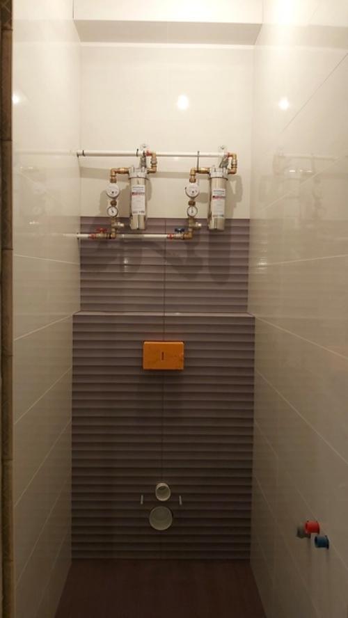 Никаких профилей, никаких порожков, ничего лишнего. 01