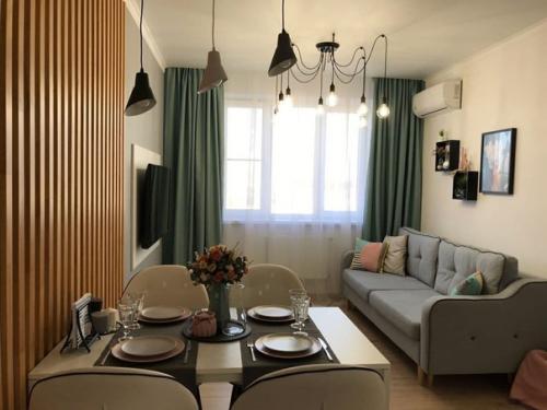 А вот еще вариант однушки. 01