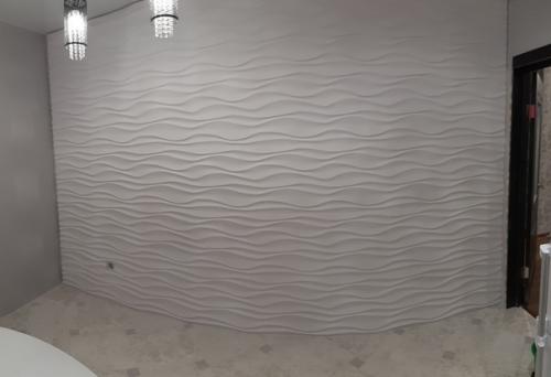 Идея оформления стены в обеденной зоне кухни с помощью гипсовых панелей. 04