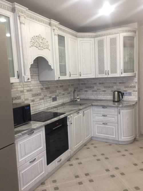 Добрый вечер!  Хочу показать свою кухню - гостиную и коридор. 01