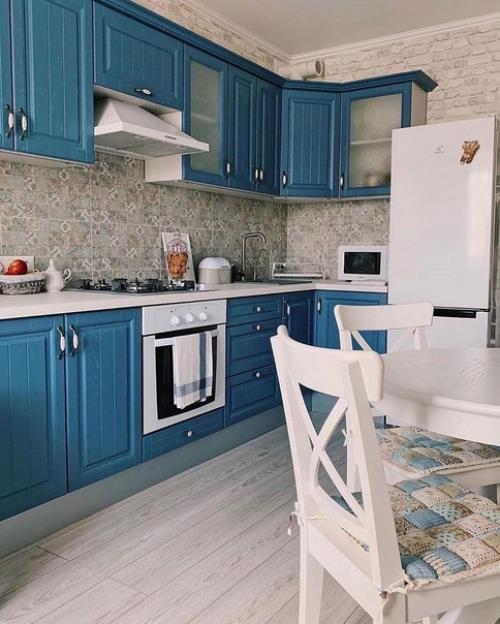 Светлая легкая кухня получилась. 03