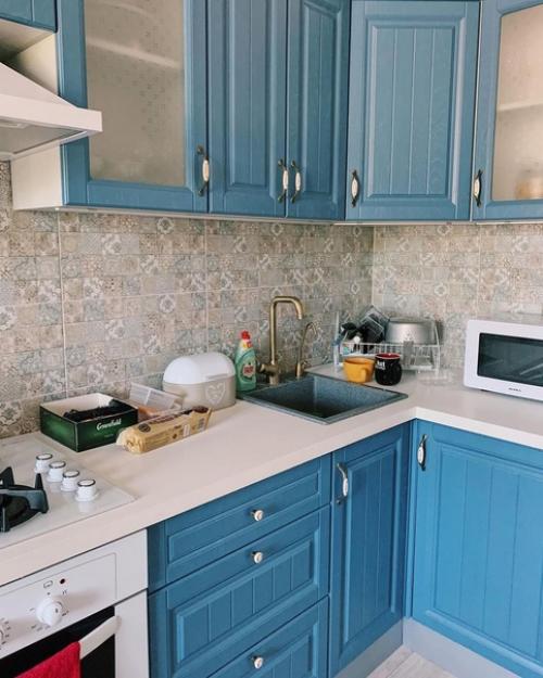 Светлая легкая кухня получилась. 04