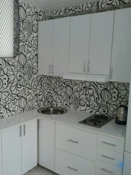 Кухня в белом цвете выглядит прекрасно. 03