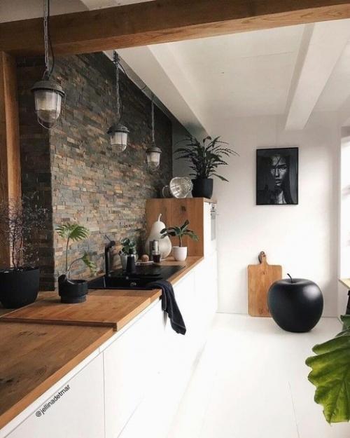 Восхитительно!  Что вам тут понравилось, а что - нет.