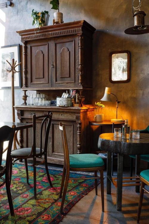 Кафе в красной поляне: стиль, вдохновлённый архитектурой пространства. 05