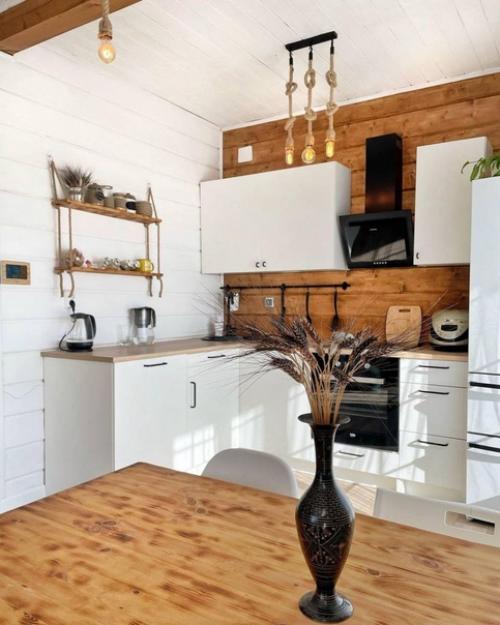 Вот такой домик с минимальным бюджетом на обустройство. 03